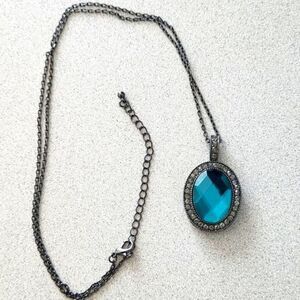 Long Necklace Green‎ Oval Pendant